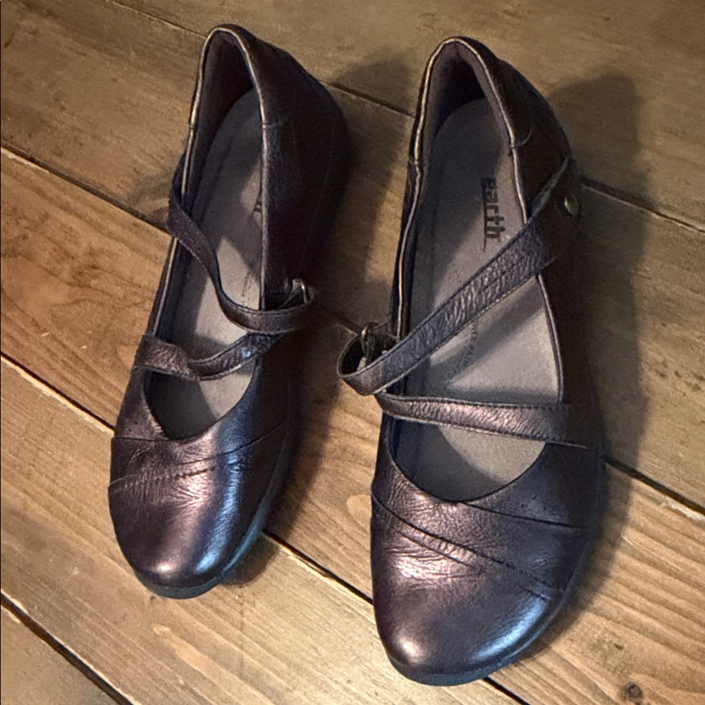 Earth Brown Leather Cross-Strap Ballet Flats